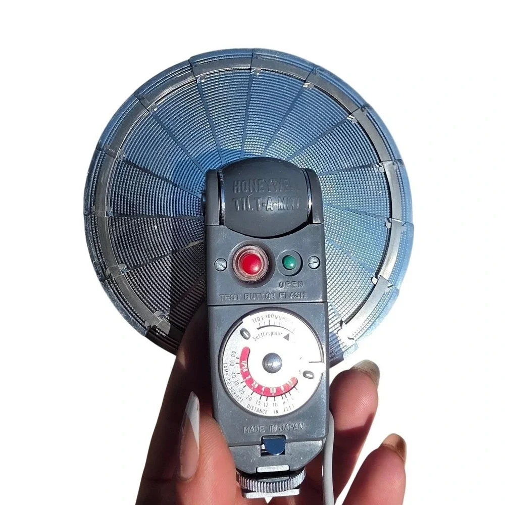 Honeywell Tilt-A-Mite Vintage Folding Fan Flash Unit Made in Japan Grey Silver